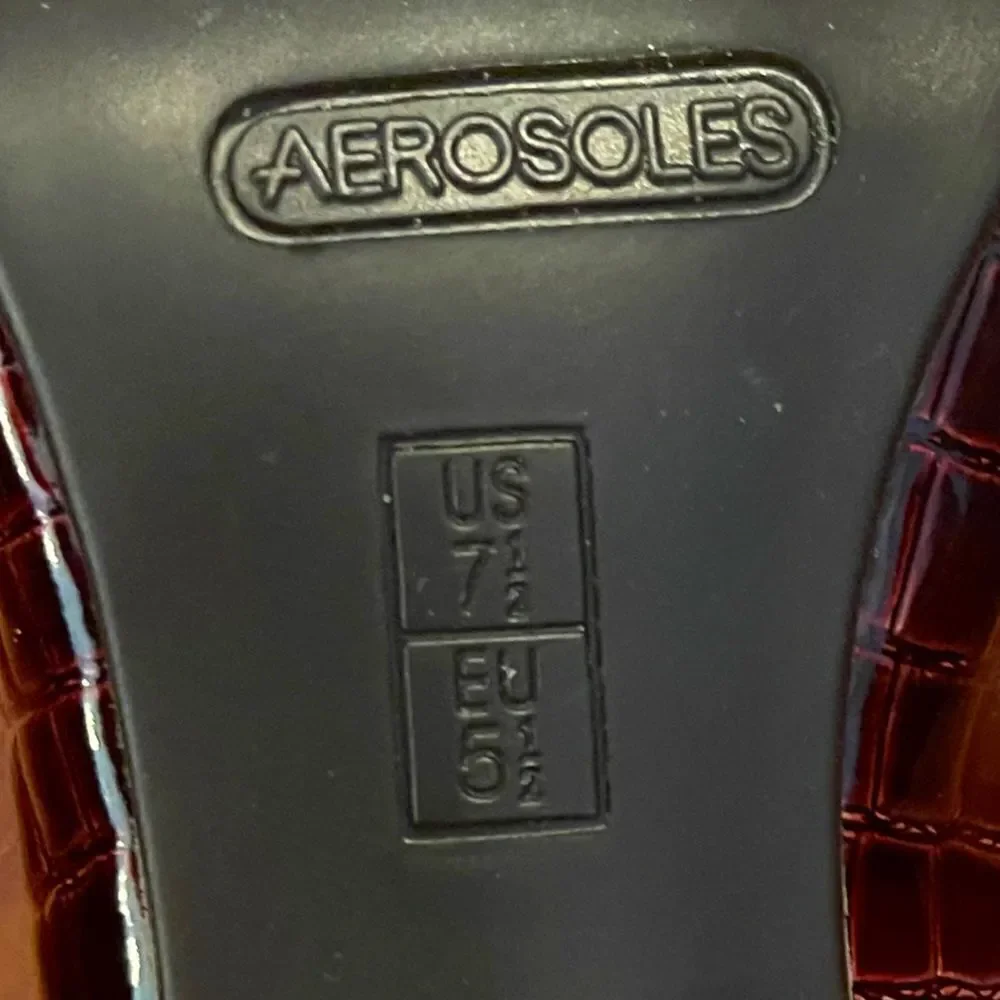 Aerosoles Crocodile Wine Red Heels Size 7.5 - Picture 7 of 10